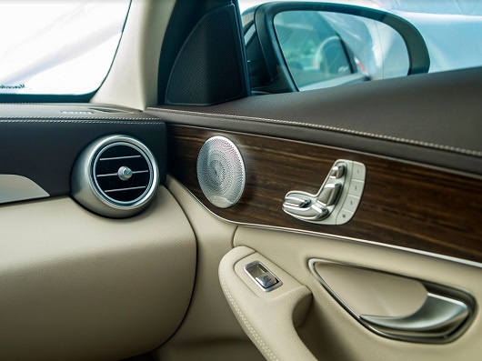 đánh giá c200 exclusive 2020